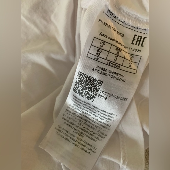 Guess Women’s White and Red Logo T-Shirt - Picture 5 of 5